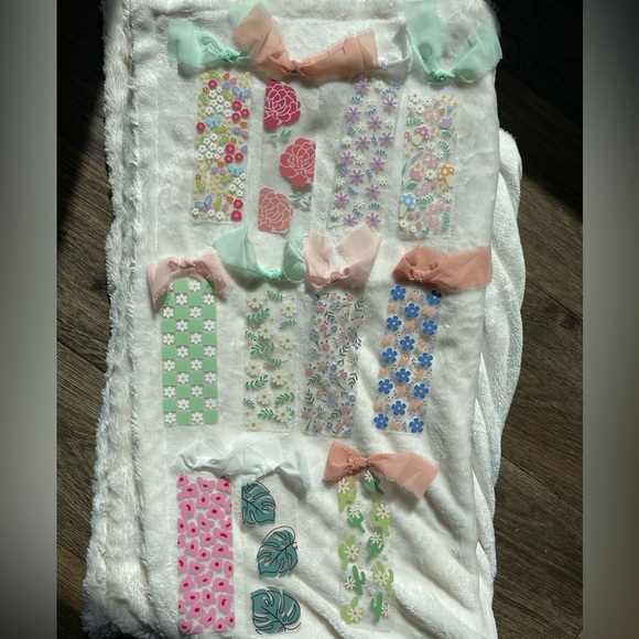 Leaf Design Bookmark with Ribbon - Picture 2 of 2